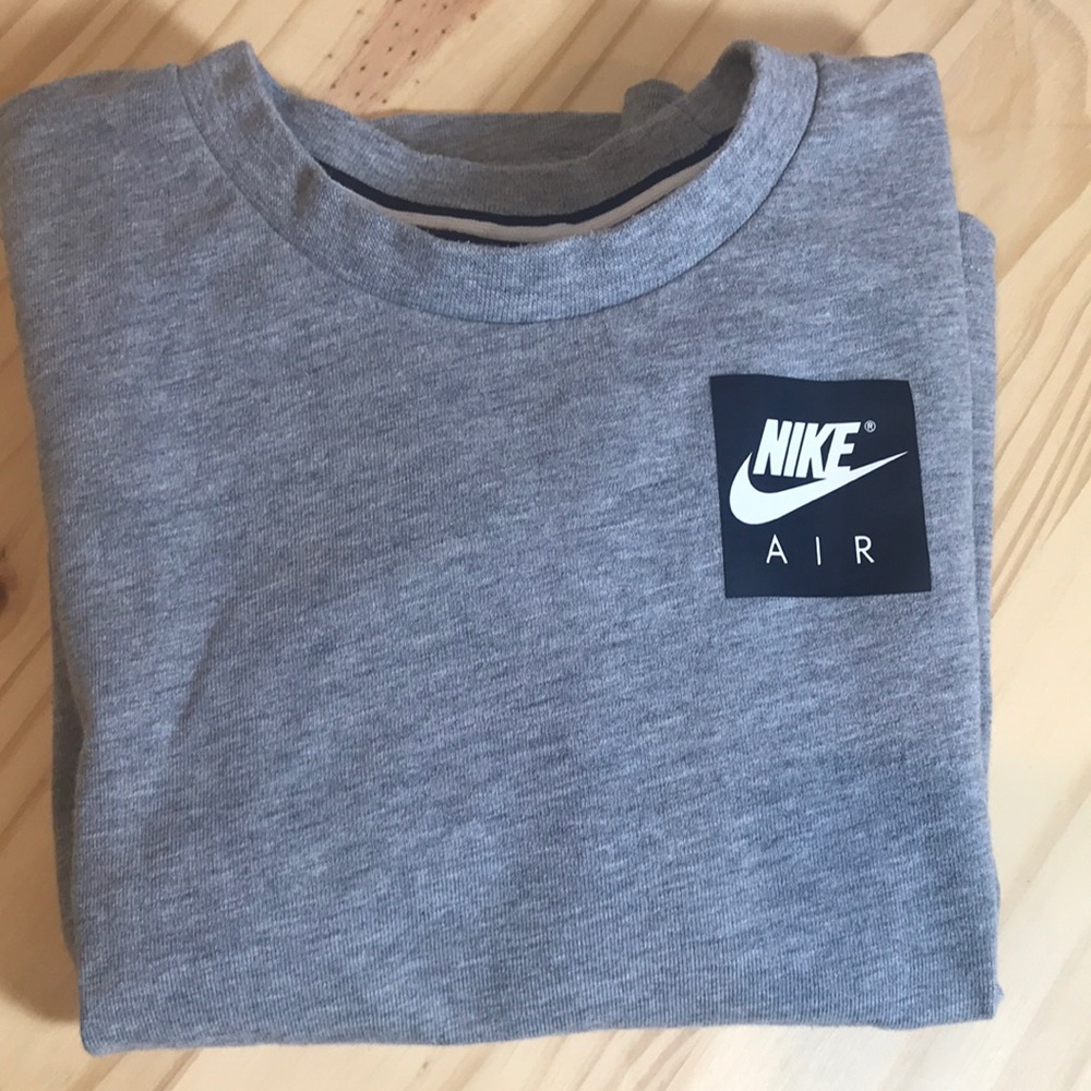 NIKE Air Long Sleeve tee shirt | Youth Size 7 | Grey